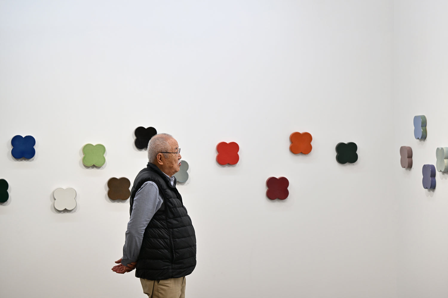 石本藤雄展 「花咲く」 – Mustakivi