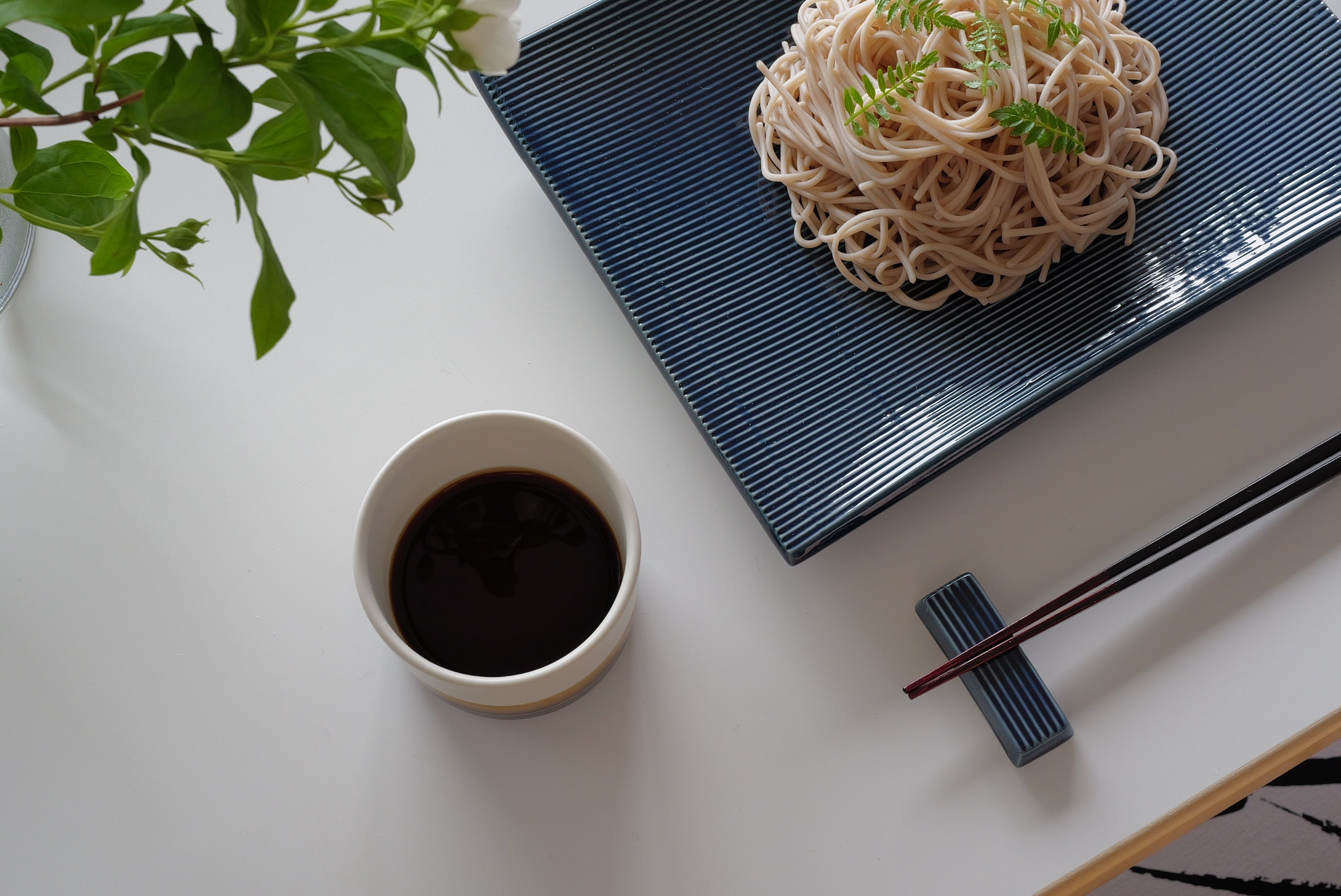 SOBA プレート BLUE | 石本藤雄デザインの食器、雑貨の通販ムスタキビ