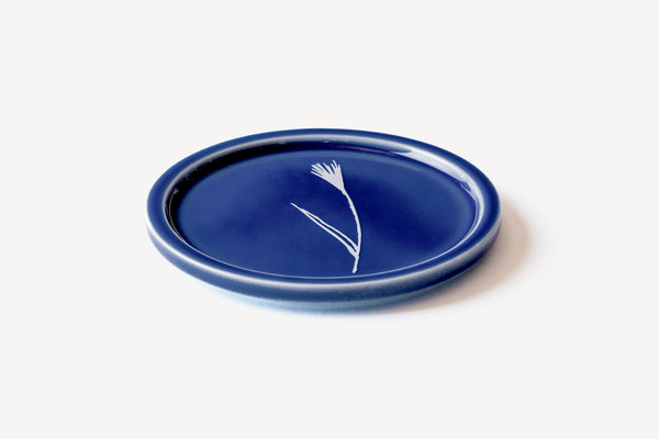 小皿 | 石本藤雄デザインの食器、雑貨の通販ムスタキビ – Mustakivi