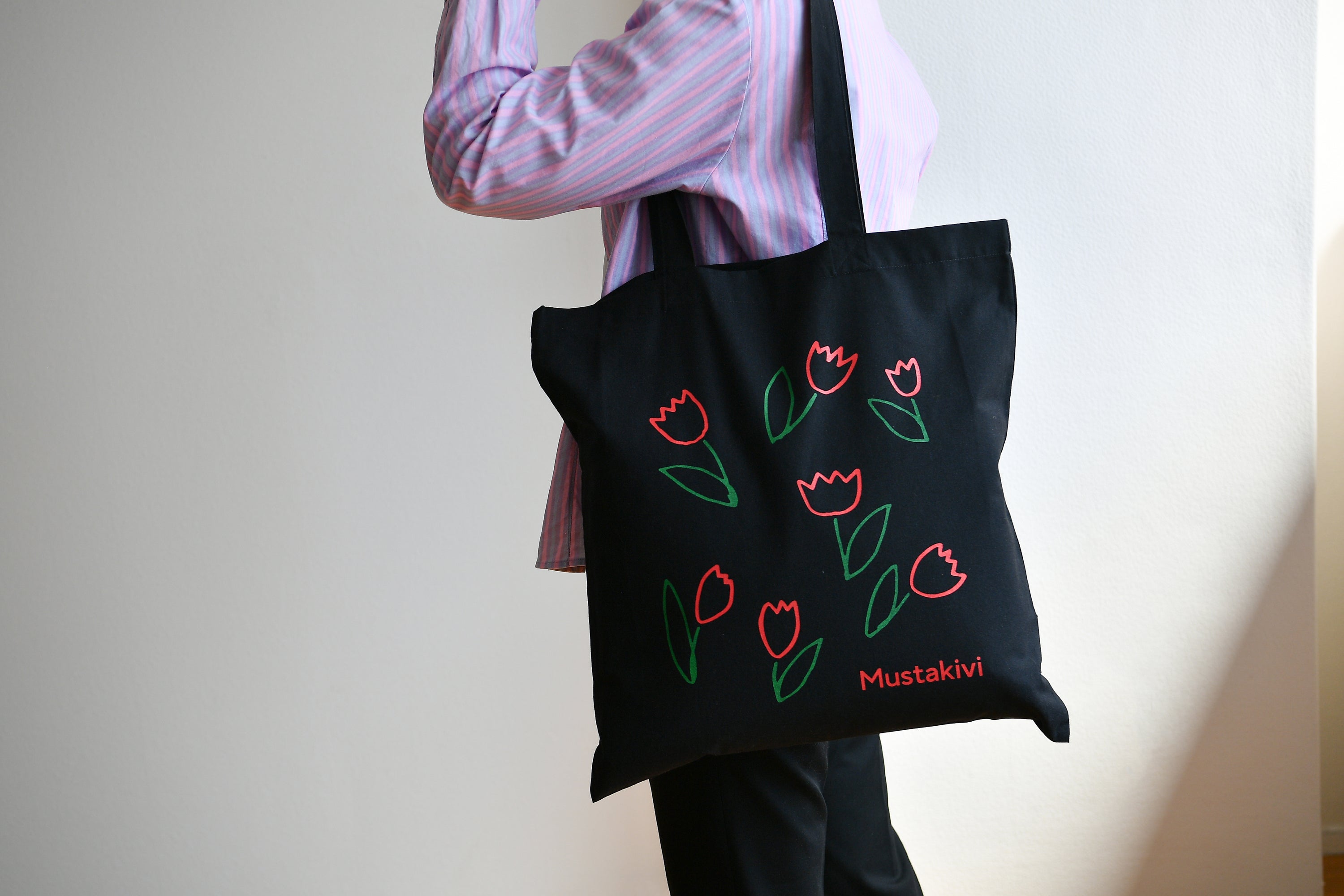 Mustakivi トートバッグ 春