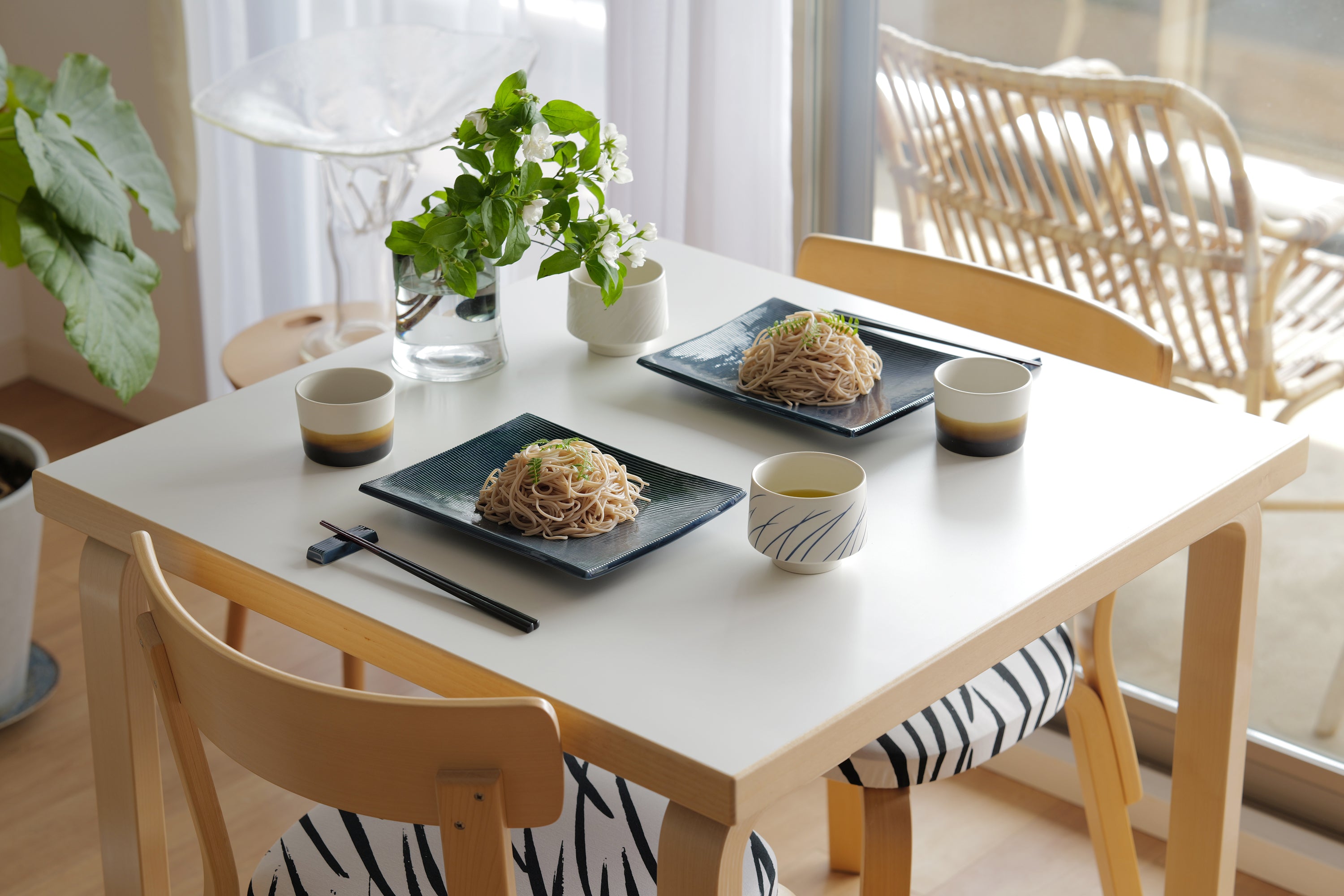 SOBA プレート BLUE | 石本藤雄デザインの食器、雑貨の通販ムスタキビ