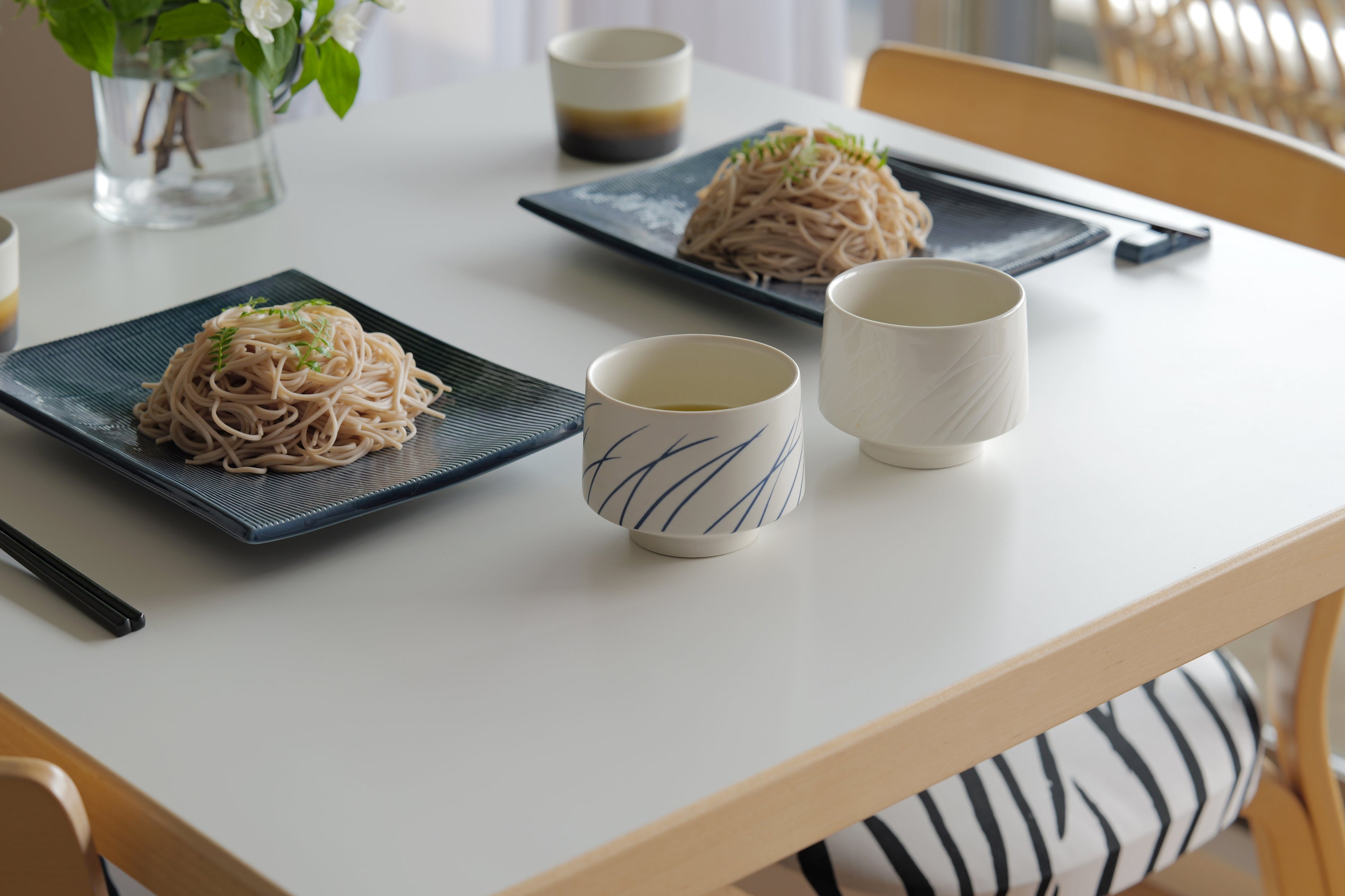 TUULI カップ WHITE | 石本藤雄デザインの食器、雑貨の通販ムスタキビ
