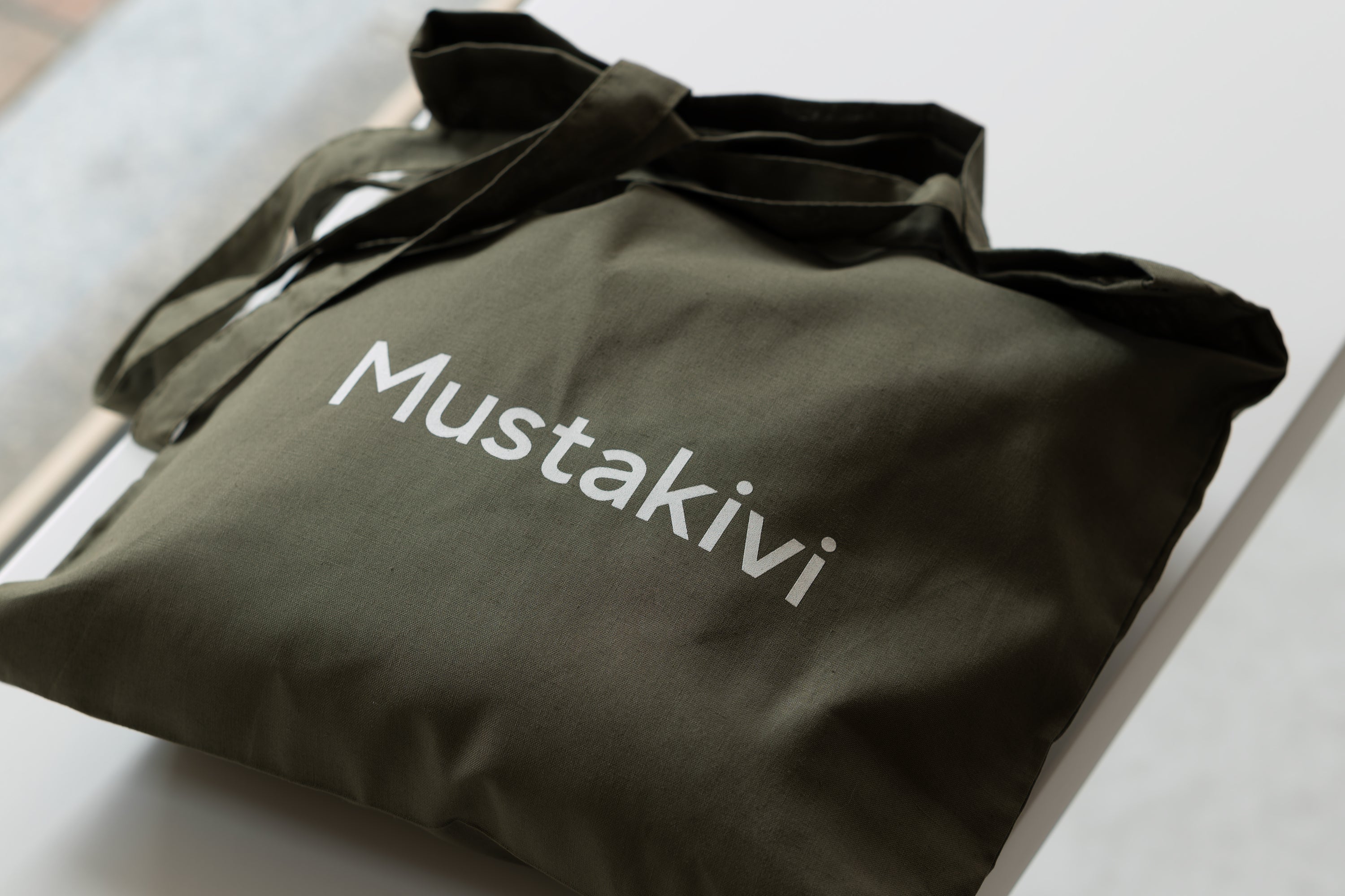 Mustakivi ロゴトートバッグ OLIVE